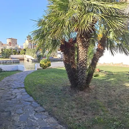 Holiday home Leon Inmo Casa Nagore - 10074 Empuriabrava