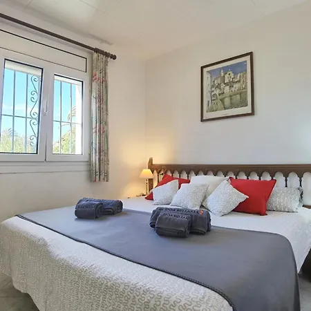 Holiday home Leon Inmo Casa Nagore - 10074 Empuriabrava