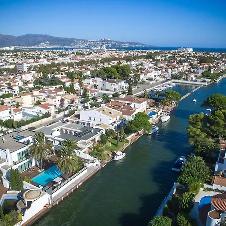 Leon Inmo Casa Nagore - 10074 Holiday home Empuriabrava