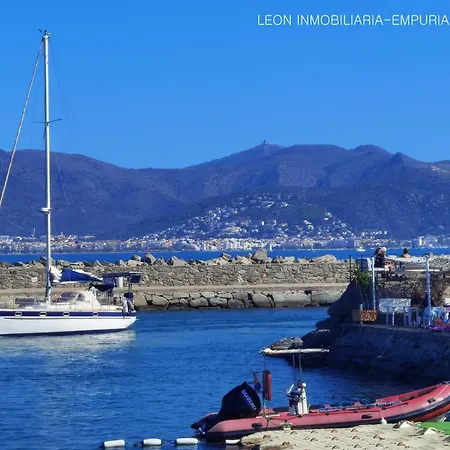 Holiday home Leon Inmo Casa Nagore - 10074 Empuriabrava