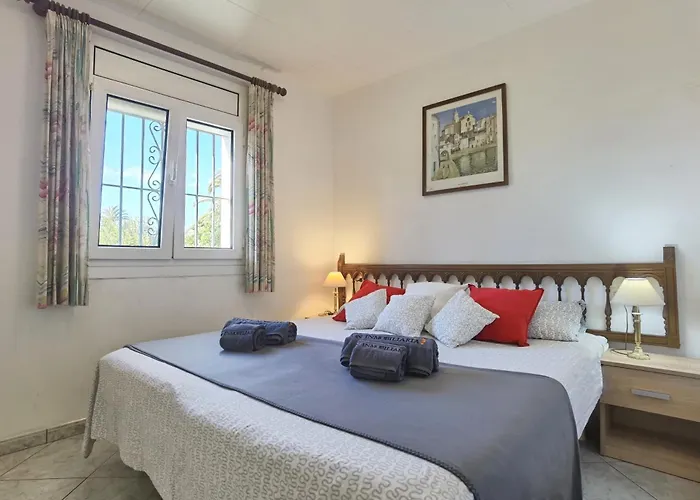 Holiday home Leon Inmo Casa Nagore - 10074 Empuriabrava