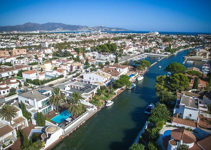 Leon Inmo Casa Nagore - 10074 Holiday home Empuriabrava