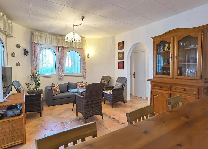 Leon Inmo Casa Nagore - 10074 Holiday home Empuriabrava